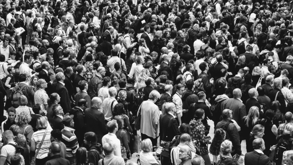 Black and white crowd – invisible search and SEO/GEO